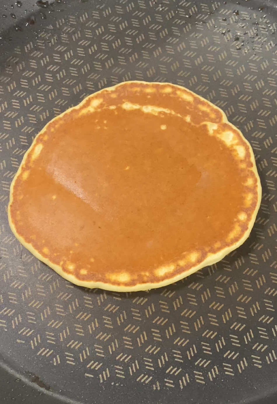 3 Ingredient Banana Pancakes 🥞 You'll need: - 2 ripe bananas - 2 eggs - 100 g flour #pancake #banana #EasyRecipe 