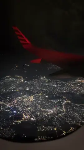 kalau udh dgr suara ini bawaanya udh mikir kerjaan , kehidupan yg asli dan hrs terbangun dr mimpi 😁 dan mikir ko cpt bgt liburannya gaberasa udh smpe jkt lg 🫣🤣 #bandarasoekarnohatta #fyp 