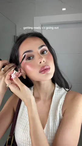 the best feeling 🤍 #makeup #makeuptok #glowy #fyp 