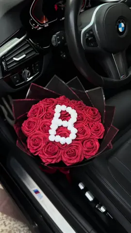 Bouquet lettre B 🌹 #roseseternelles #roses #lettre #initiale #B #pourtoii 