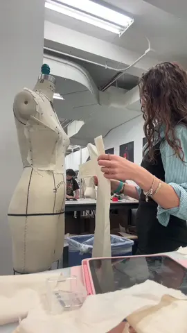 Process✨ #fyp #fashionstudent #chicago #fashion #fashiondesigner #college #fashionwork #disenadorademodas #shopping 