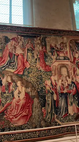 Medeival Revival I'll quite literally never be over it.  #medieval #metcloisters #goldenbrown #medievalrevival #medievalhistory #history #museum #fantasy 