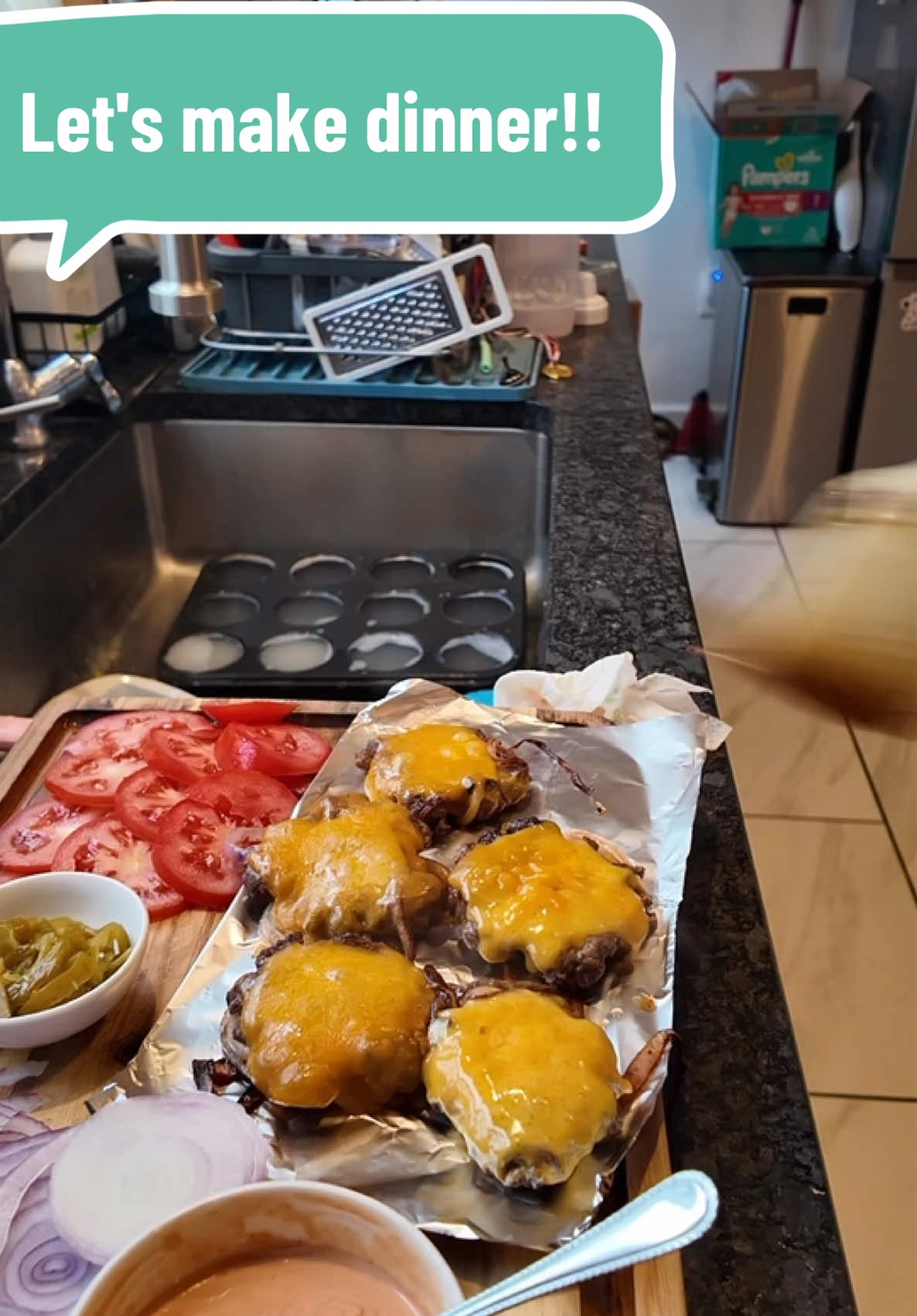 Let's make dinner!! #momcreator #toddlermom #contentcreator #DinnerIdeas #familyof3 #phillycreator #Foodie #burgerathome 