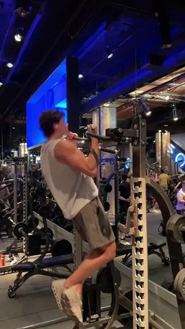 gotta love the vacation lifts | the coolest gym in nyc #manhattan #GymTok #fyp #travel #bestgymnyc #chelsea 