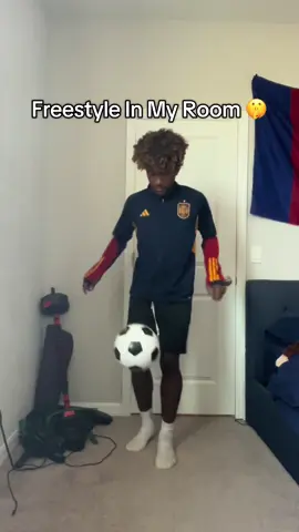 DONT tell my mom I’m playing in the house 🤐😅🫣(mom if you see this… no you didn’t) . . . . . . . . . . . . . . . . . . . . . . . #S#Soccertiktokf#footballers#Soccera#athletef#footballm#motivationf#footyt#trainings#soccertrainingf#footytiktokf#footballtrainingworkout #freestyle 