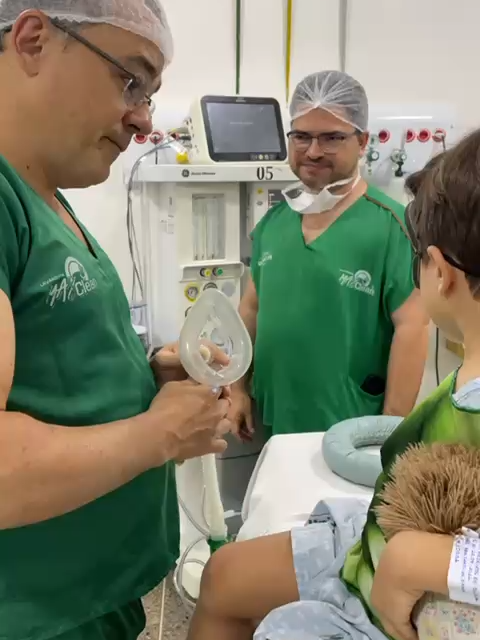Indução anestésica do Incrível Hulk! #CirurgiaPediátrica #DrPlutarco #TioPlut #RecuperaçãoFeliz