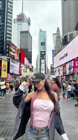 go follow me on insta: Laurengibson 