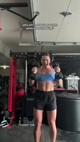 talking during this set was my cardio for the day 🏃‍♂️  If you’re struggling on your weight loss journey while breastfeeding, I’d love to help 💕