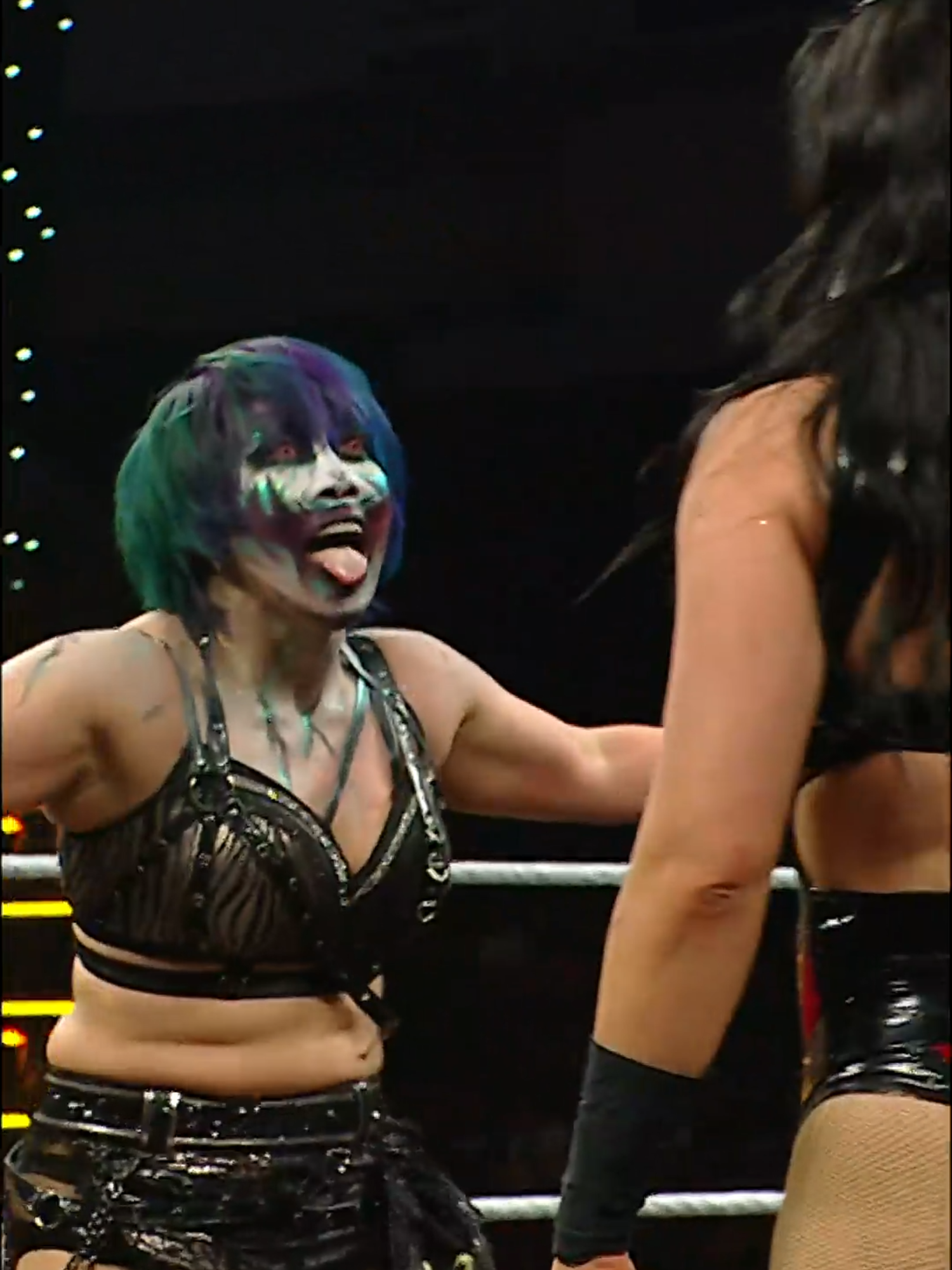 She EATS those 😤😤😤 #WWE #Asuka #StephanieVaquer