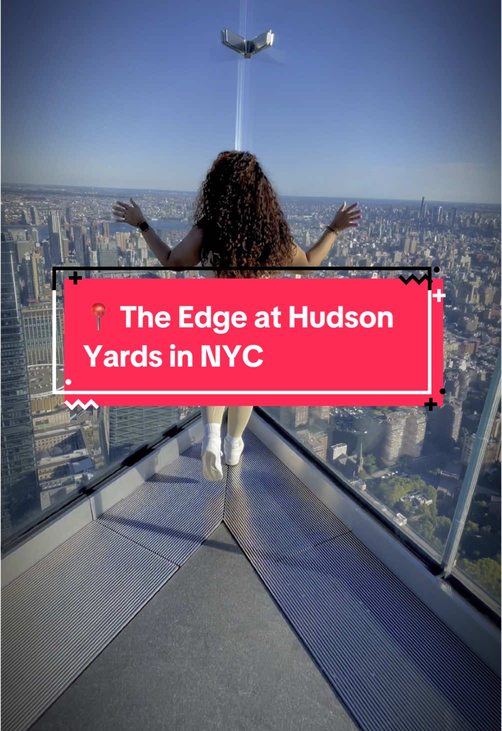 From way up here, fear looks small and dreams feel closer. Keep climbing—your perspective changes with every step ✨✨ If and when in New York it’s definitely a must place to visit 😍 📍 The Edge at Hudson Yards in NYC🌆