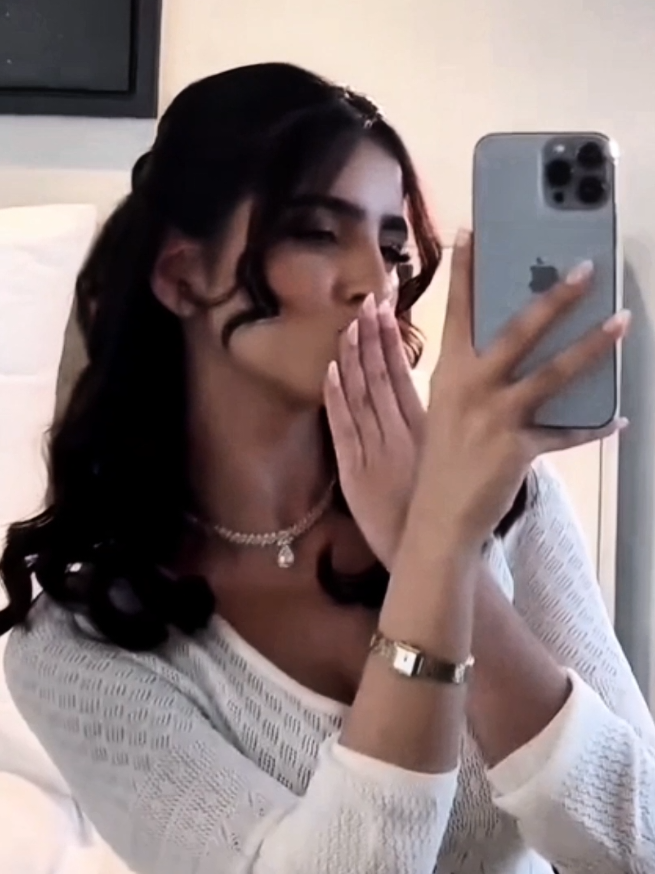 يا روحي محلا قبلاتك😢                                                                                                          #nourjaber #explore #explorepage #fyp #fypシ゚ #follow #4u #creatorsearchinsights #capcut #edit #viral #like #tiktok #foryou #اكسبلور #نور_جابر 