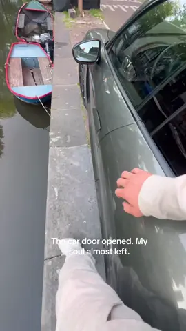 Amsterdam: where parking is an Olympic sport. #foryoupage #amsteram #fyp #fy #viral 