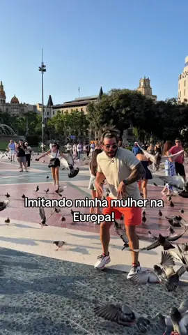 A LINDONA viajando pela Europa está demais. Será que alguém se parece com ela? 🤣🤣🤣🤣🤣🤣🤣