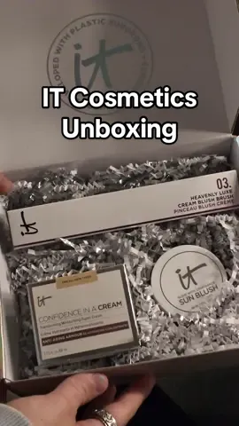 IT Cosmetics PR Unboxing ☺️💋💕 |  #itcosmetics #blush #Summer #makeup #pr #unboxing #itcosmeticshellosunshine #gifted 