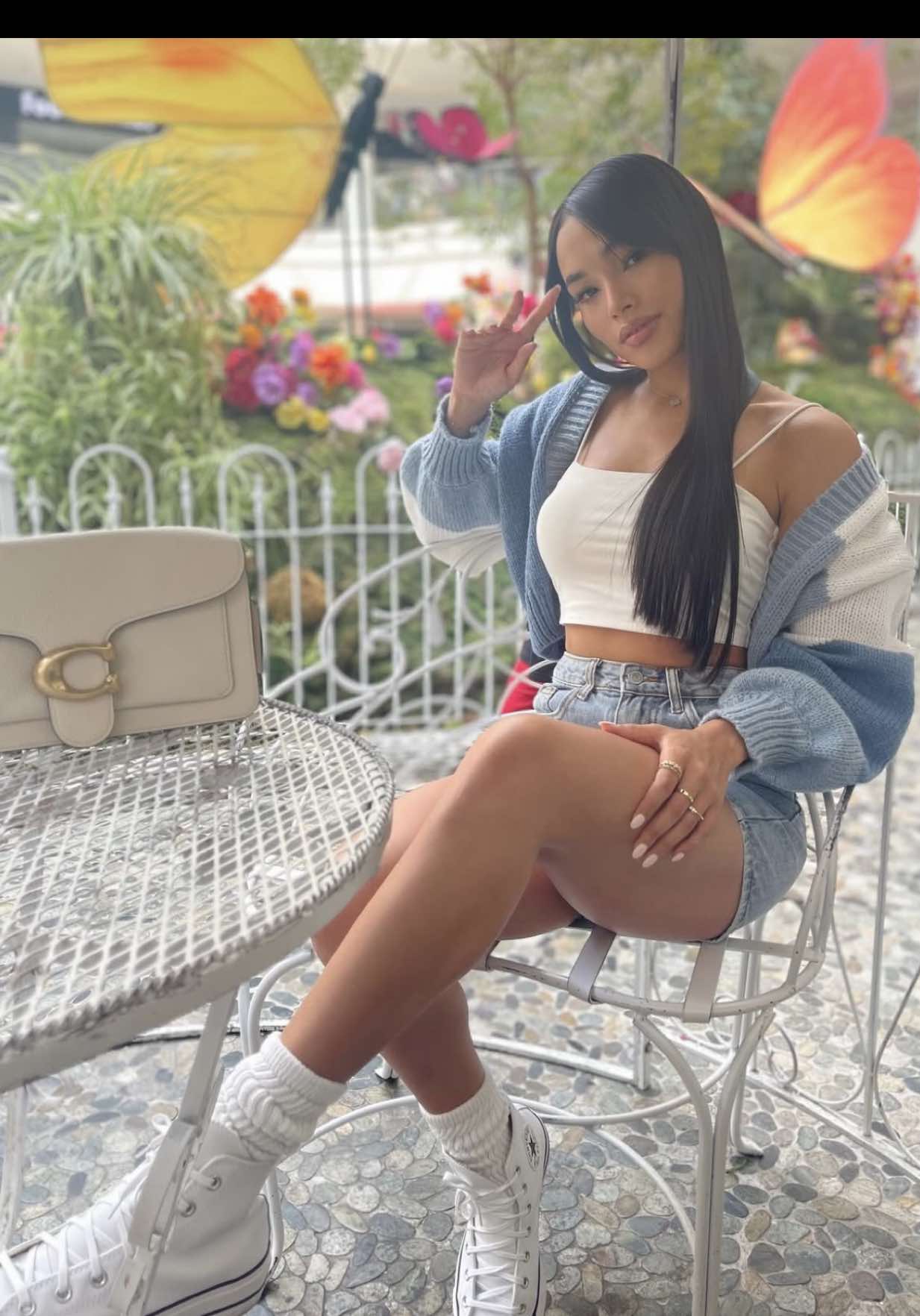 Un alma agradecida, es un imán de vibras positivas. 🌈✨🤍🦋🌤️