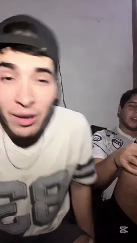 Ayyy me corriooo 🥵 JAJAJAJAJAJJA #turnonoche😴 #humor #fyp #vira #streamer #TikTokLIVE #LIVEhighlights #electricidad #reto #CapCut 