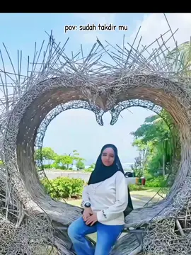 🧔; tak ada yang bisa menggantikan mu sampai detik ini di hatiku(penyesalan) 🧕; sorry to say (waktu aja bisa berubah apalagi hati)