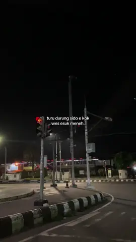 Tutor turu cah.                                                                               #bismillahfyp #fyp #solo24jam🌻 #lewatberandafyp #raisoturu #jalan #malam #jawaaesthetic 