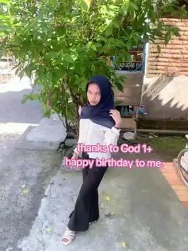 🤩🌷🎂.  #happybirthdaytome #thankfor19th #welcome19th #Beranda #fypシ #fypシ゚viral #trendtiktok 