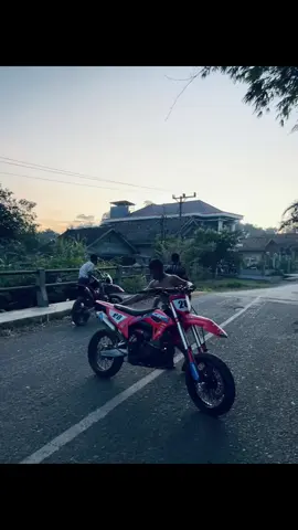 #crf150l #crf450 #fouryoupage #supermoto #masukberanda #fyp #fyppppppppppppppppppppppp 
