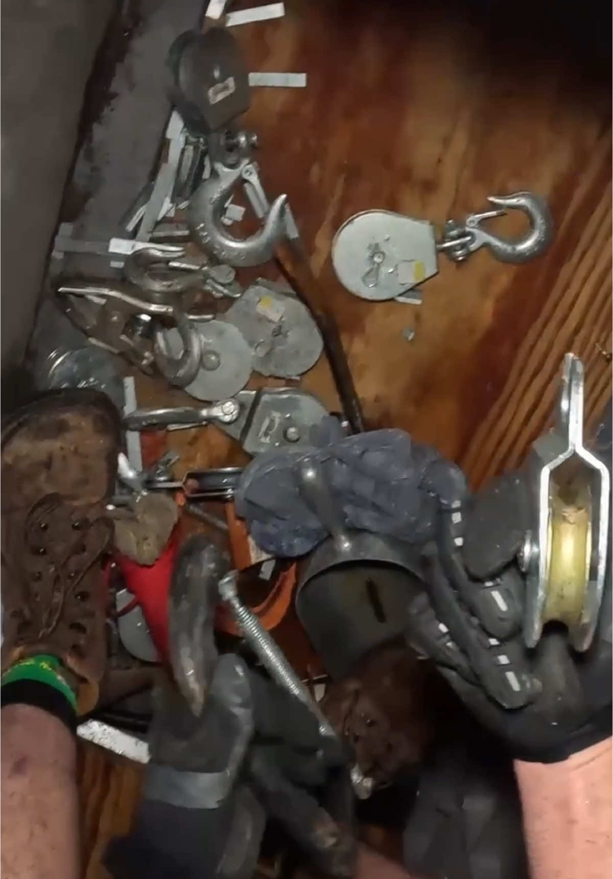 Found A Bunch Of #Rigging #Hardware & A #Palletjack In The Trash #Dumpsterdiving