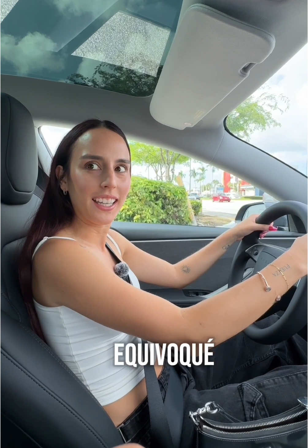 Después de toda la vida por final aprendí a manejar y tengo carro jajaja #fyp #tesla 