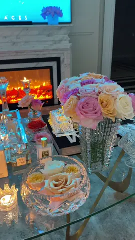 Khi bạn ngày càng trở nên xuất sắc hơn, bạn bắt đầu hiểu được rằng không có ai tốt ai xấu, không có đúng sai.  Chỉ đơn giản là mỗi người đang ở những tần số khác nhau. Một thái độ tốt sẽ mở ra con đường rộng lớn hơn.🌷