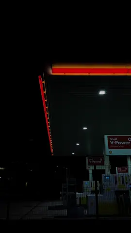 Empty roads, neon lights, and the kind of silence that makes you feel something. #NightVibes #Barcelona #Catalonia #Barcelonès #GasStationAesthetic #NeonNights #LateDriveFeels #CinematicMood