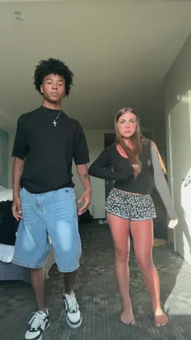 STREAMER PROM 2025