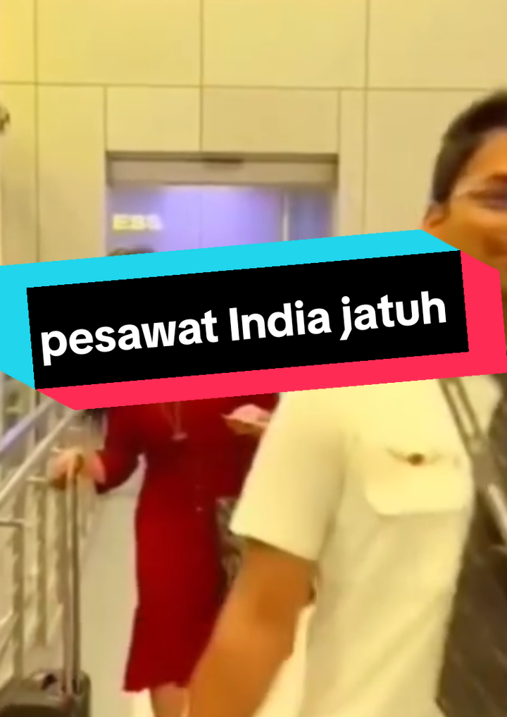 Detik detik sebelum pesawat India jatuh  #airindia #aviation #indigo #boeing #spicejet #vistara #cabincrew #airasia #india #airbus #goair #airport #airindiaexpress #jetairways #avgeek #aviationlovers #aviationphotography #airhostess #planespotting #aviationdaily #a #mumbai #pilot #cabincrewlife #aviationworld #flightattendant #airlines #airindiacrew #travel #flightattendant 