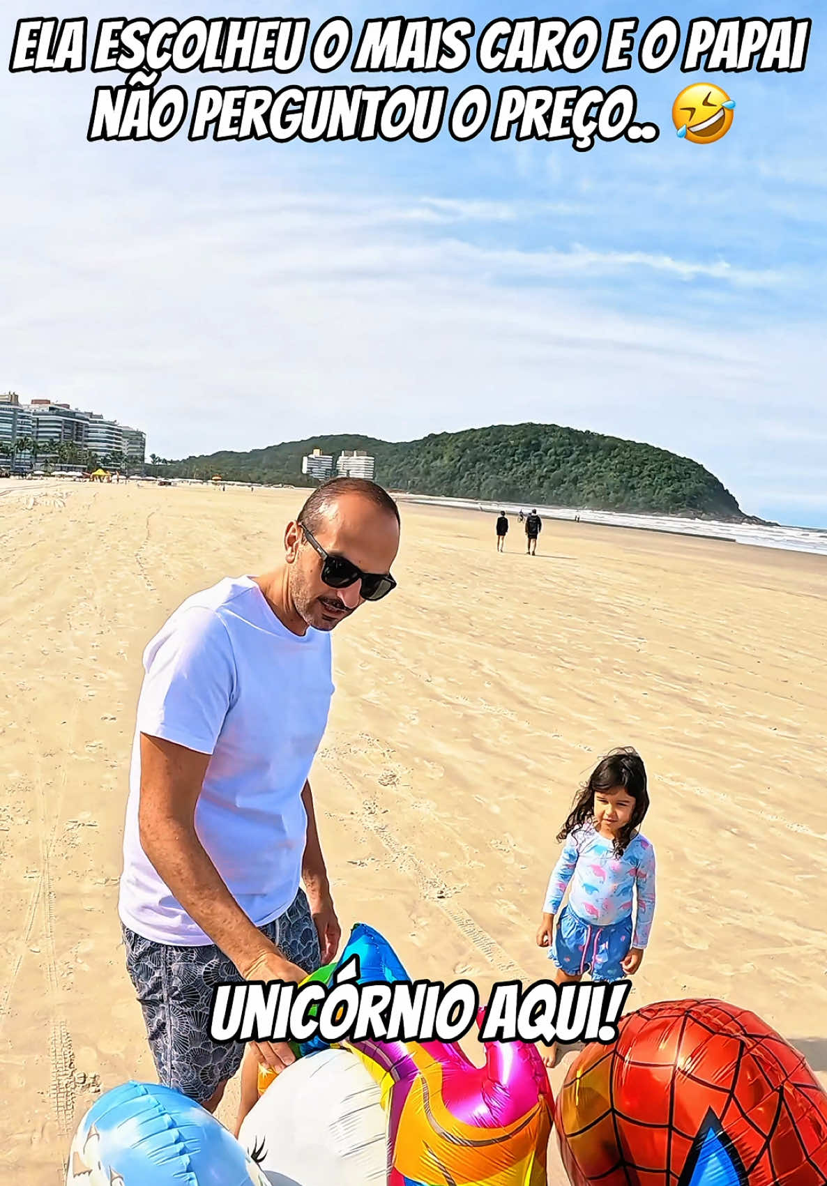 O papai foi premiado, ela pegou o maior. Hahahhahah . . . Pessoal que curtiu o vídeo, se puder seguir eu agradeço muiiiitttttooooo! #balao #praia #riviera #marketng #fyp