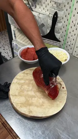Pull-Apart Tortilla Pizza! Tear, share, and devour 🍕✨#fyp #foryou #tiktok #usa🇺🇸 