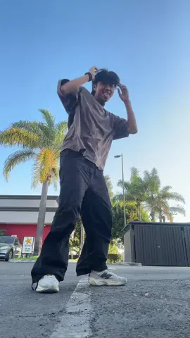 niana makes it looks so smooth wth || dc: @nianaguerrero  #losangeles #choreo #fyp #dance #chevrolet #streetwear #asian #korelimited 