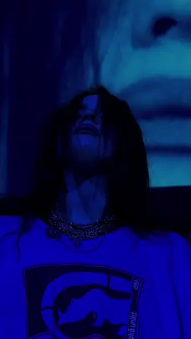 reposting my pov of ilomilo stare from la n3 :’) @BILLIE EILISH #billieeilish #hmhas #hmhastour #billieeilishedits #billieeilishfan #billieeilishstan #billieeilishconcert #billieeilishtour #billieeilishfanpage 