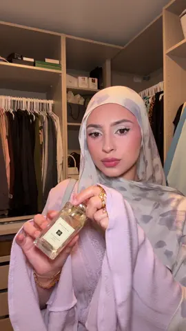 Scent of the day @Jo Malone London #scentoftheday #smellgood #perfumetiktok #ootdhijab #vela #polene 