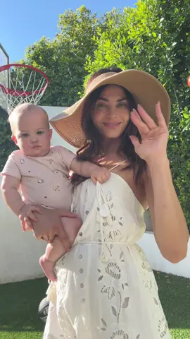 Hands full but had to! @Sabrina Carpenter #manchild 