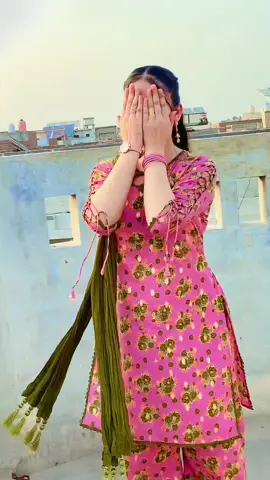 Sarikio like kro sary🤣😜 #laibaqueen009 #fyp #foryou #foryoupage #viral_video #trendingvideo #trendingvideo #fulltrendingvideo #1millionaudition #100klike #fypシ゚viral🖤tiktok #pleasegoviral #plzunfrezemyaccount @⋆༒M𝖆𝖏𝖓𝖚•L~K❤️࿐ 