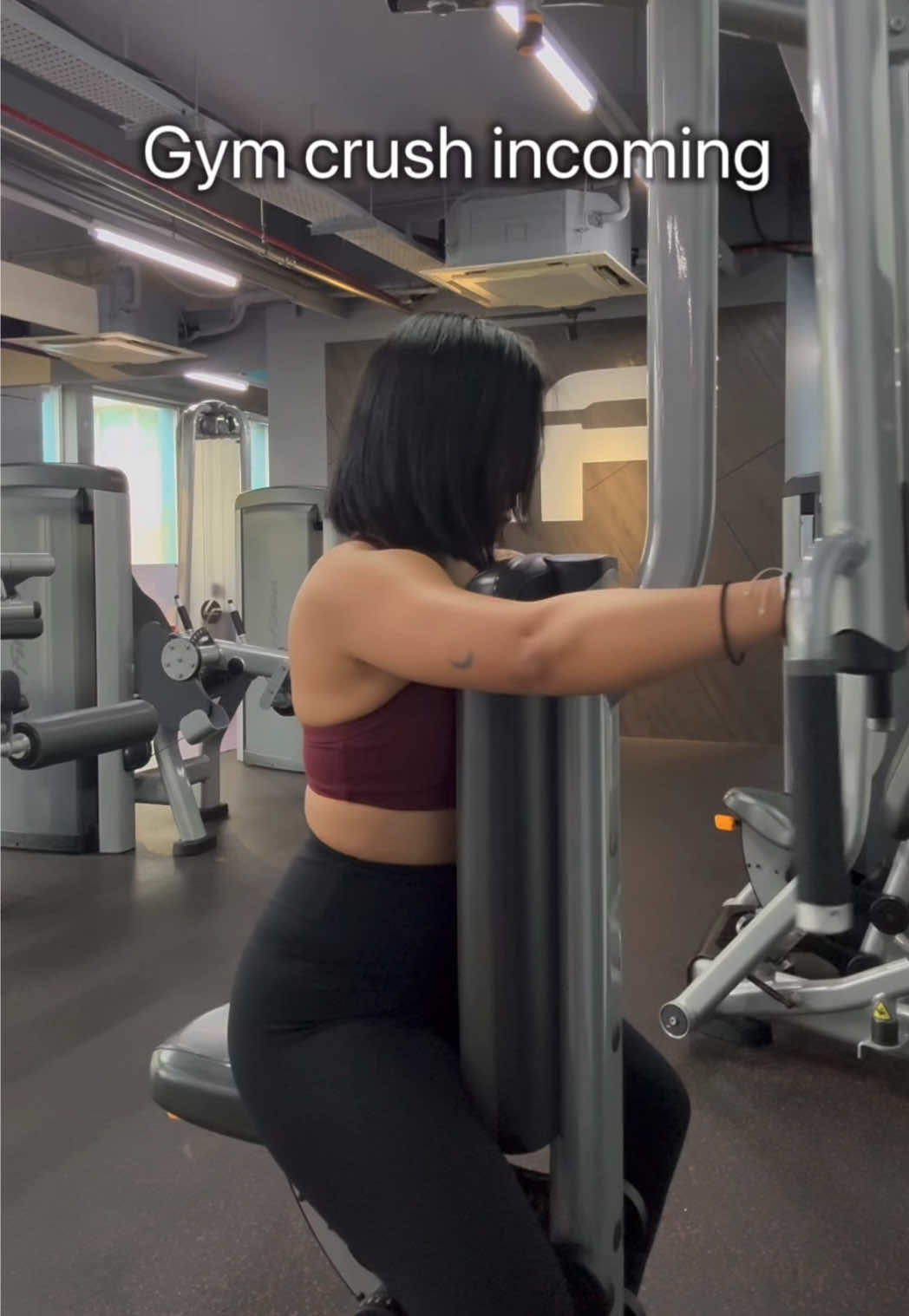The tension is tensioning lolol 🤣 #GymTok #gymmotivation #gymcrush #gymhumor #fyp #gymgirl #gymbro 