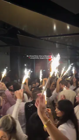Boston, but make it the French Riviera 🇫🇷✨the theme: Vive La Révolution called for an all white summer chic dress code… MDP is redefining boston’s nightlife! This isn’t just a party it’s @mrdinnerparty  #bostongirl #seaportboston #BostonNightlife #WhiteParty #thingstodoinboston #dinnerparty #bostonrecs #bostonbucketlist 