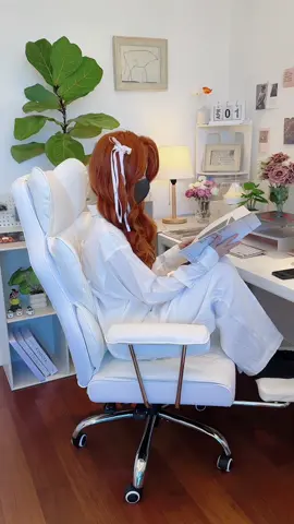 Is looking good more important or is comfort more important?of course both matter. This big and tall chair is so comfortable you won’t want to get up.#gamingchair #fyp #gamer #gamingroom #newchair 