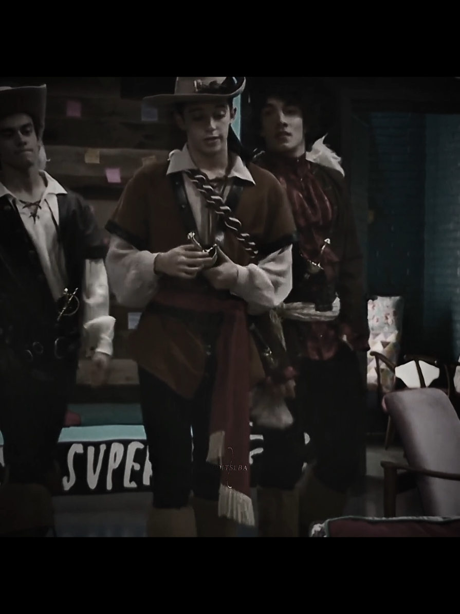qual melhor patinador? #edits #soyluna #souluna #matteo #matteobalsano #gaston #ramiro #jamroller #trio #tresmosqueteros 