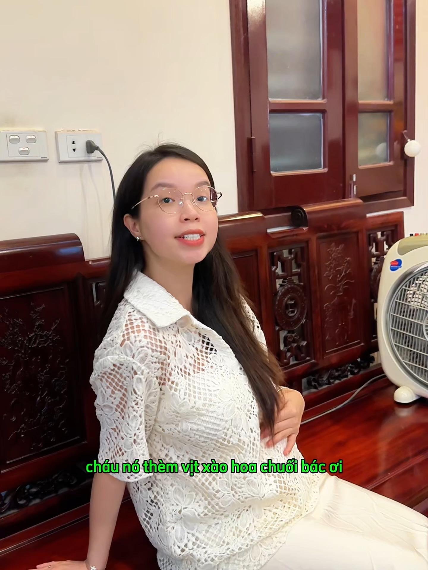 Tưởng đến chơi với cháu, ai ngờ phải chơi với chén bát... Cũng không sao vì đã có... #SunlightThienNhien #SachAnToan #RhamnoClean Tất cả hình ảnh nhân vật được tài trợ bởi Unilever.