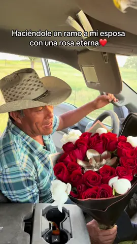 Esta rosa la compré pensando en ti corazón💕🌹 #fypシ #DIY #rosas #amor #parati #esposa #sorpresa #peonies #mexican #ramo #fyp #rosaeterna 
