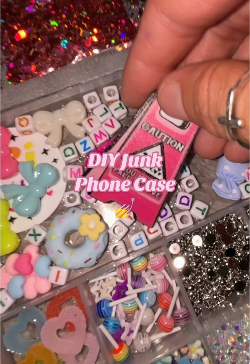 Yall know I love me a diy! Ima garden and have me a timeeee 🤭💚 #DIY #junkphonecase #charms #charmkit #bougieonabudget #tiktokshopmademebuyit #baddieonnabudget 