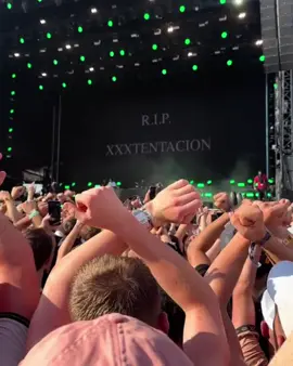 xxtentacion forever#xxtentacion #18june #foryouu #foryoupage #xybzca  The video of the tomb is not from this year to clarify 