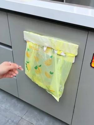 Thùng rác có thể gập lại, trợ thủ đắc lực cho việc dọn dẹp nhà bếp