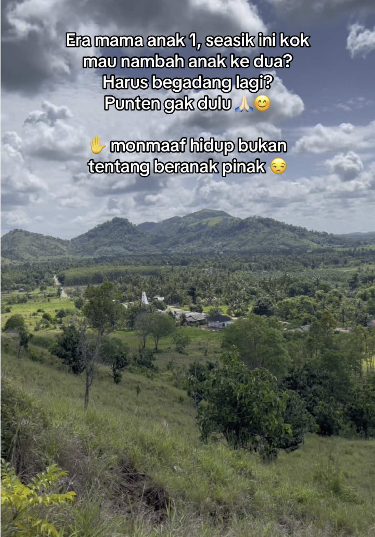 Masih menikmati kesantaian ini 🙂‍↔️ #fypage #ibuanak1 #story #storywhatsapp #moms #fypシ゚viral  