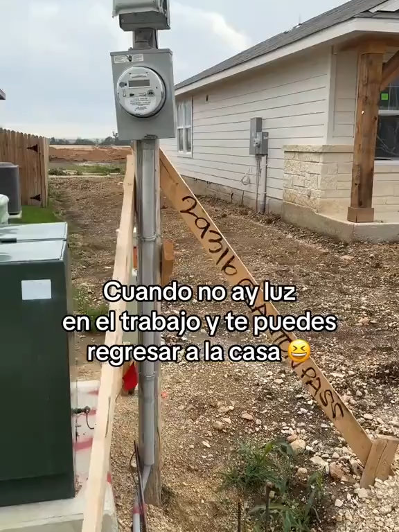 Cuando no ay luz en el trabajo y te puedes regresar a la casa 😆 #tiktokshoprestock #efurden #portablegenerator #gasgenerator