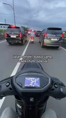 jakarta sore hari, ya gini lah macet🙃 #stylo160 #stylomodifikasi #hondastylo #hondastylo160 #fyp 