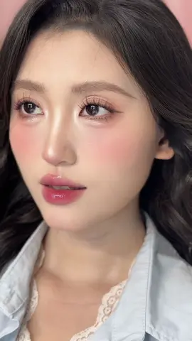 Chị em chúng tôi sẽ luôn xinh, miễn cho chúng tôi 2 tiếng trước khi ra ngoài😆😆#QuynhLinhmakeup #hocmakeupcanhan #makeuphanoi #hocmakeup #makeuptotnghiep #makeupkiyeu #makeupcodau #wedding #xuhuong 